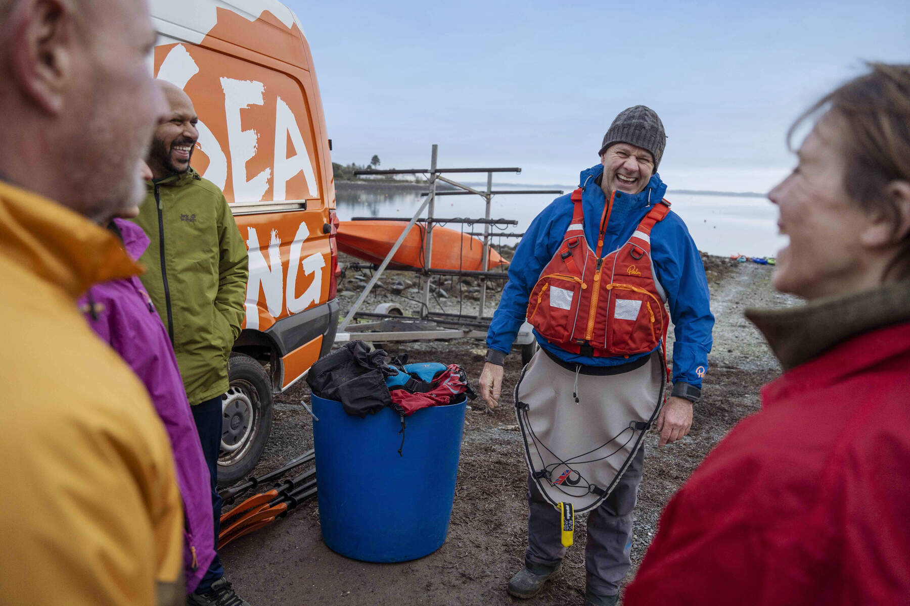 Mobile Team Adventures preparing tourists to kayak